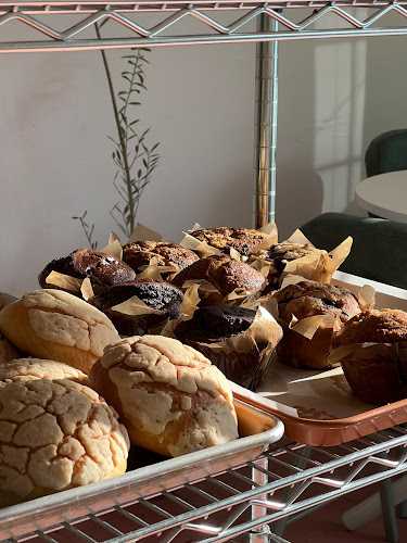 Fotografia tomada fuera de Lola's pan y café - Panadería en Rioverde, S.L.P.