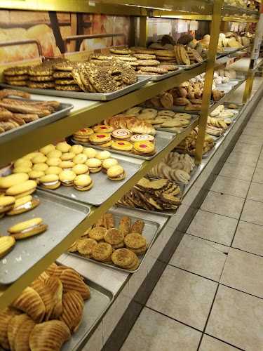 Fotografia tomada fuera de Panificadora Sauces - Panadería en San Salvador Tizatlalli, Edomex.