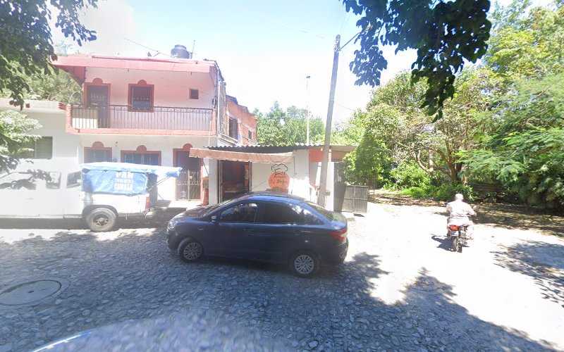 Fotografia tomada fuera de Hojaldreria Comala - Panadería en Comala, Col.