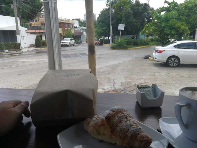 Fotografia tomada fuera de Crocante Panadería Europea Acapulco - Panadería en Acapulco de Juárez, Gro.