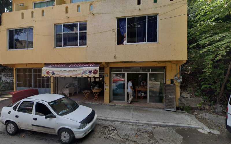 Fotografia tomada fuera de Panadería Y Pastelería Dulce Tentación Las Playas - Panadería en Acapulco de Juárez, Gro.