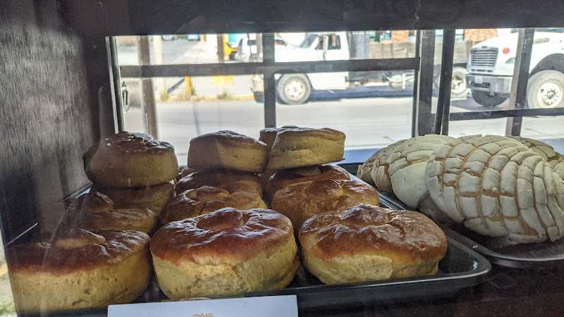 Fotografia tomada fuera de Panadería Azteca Reynosa - Panadería en Reynosa, Tamps.