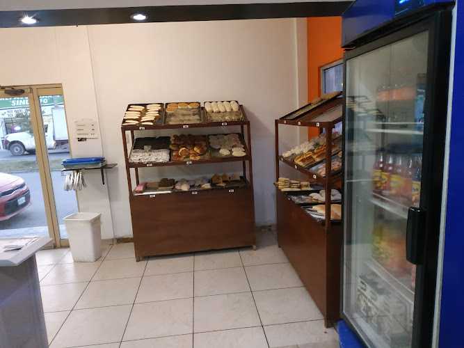 Fotografia tomada fuera de Panaderia El Ñuñor - Panadería en Reynosa, Tamps.