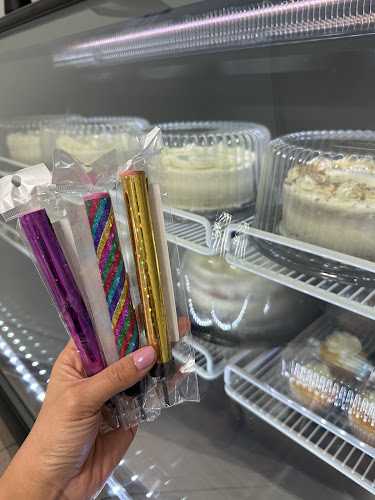Fotografia tomada fuera de Dieri pastelería & repostería - Tienda de postres en Reynosa, Tamps.