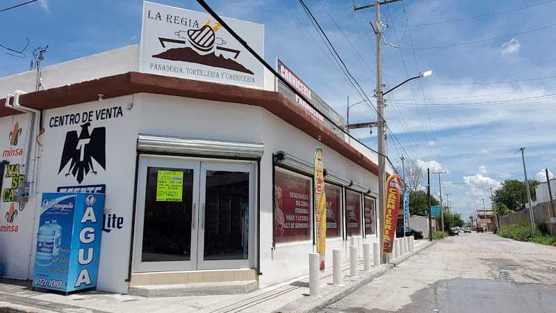 Fotografia tomada fuera de LA REGIA carniceria tortilleria y panaderia - Carnicería en Reynosa, Tamps.