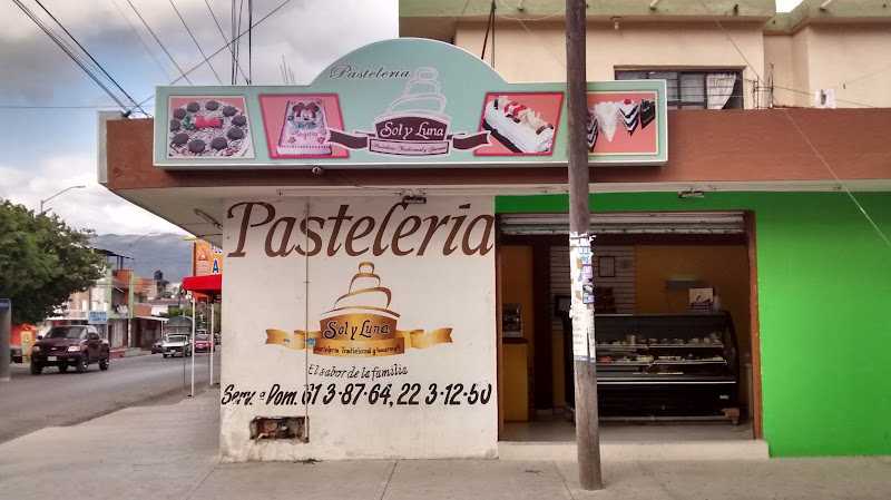 Fotografia tomada fuera de Pastelería Sol y Luna (caminera) - Pastelería en Tuxtla Gutiérrez, Chis.