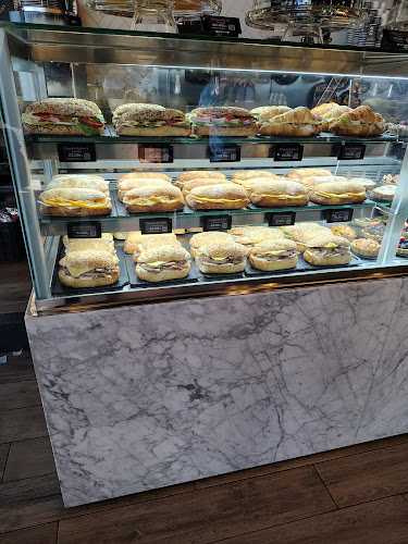 Fotografia tomada fuera de Pastelerías La Esperanza - Panadería en Ecatepec de Morelos, Edomex.
