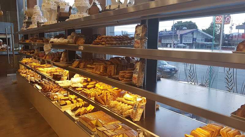 Fotografia tomada fuera de Panadería y Pastelería Tepalcapa - Panadería en Cuautitlán Izcalli, Edomex.
