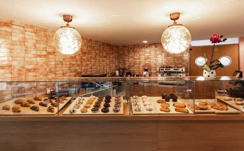 Fotografia tomada fuera de Recien Horneado Bakery y Coffee CDMX - cafeterías en Cuauhtémoc, CDMX