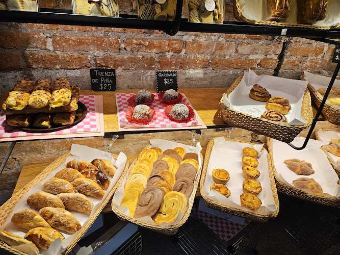 Fotografia tomada fuera de Toulouse Pastelería Panadería - Bakery en Cuauhtémoc, CDMX