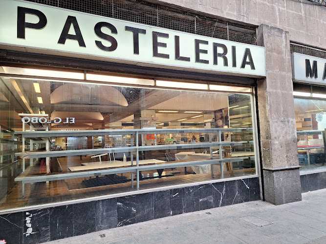 Fotografia tomada fuera de Pastelería Madrid - Pastelería en Cuauhtémoc, CDMX