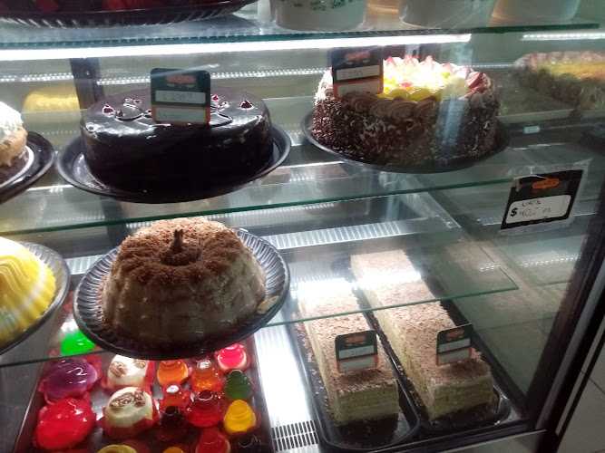 Fotografia tomada fuera de Lecaroz Portos - Panadería en Cdad. López Mateos, Edomex.
