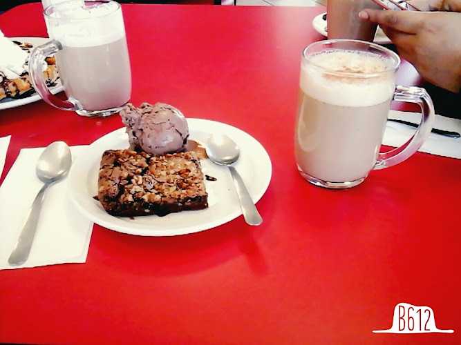 Fotografia tomada fuera de Lusso's - Pastry shop en Juárez, Chih.