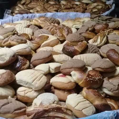 Fotografia tomada fuera de Panaderia La Estrella - Panadería en Ixhuatlán del Café, Ver.