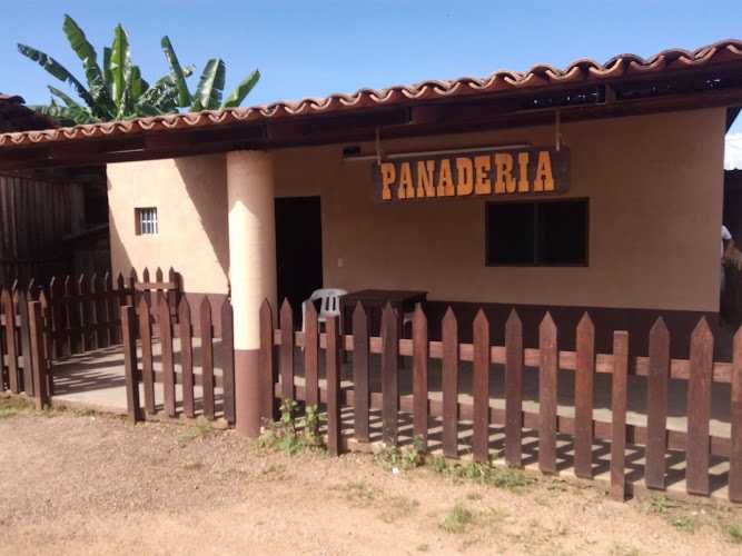Fotografia tomada fuera de Panadería La Estancia - Panadería en La Estancia de Landeros, Jal.