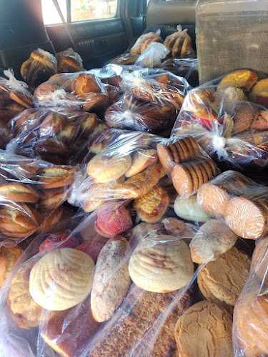 Fotografia tomada fuera de Panaderia Covarrubias - Panadería en Coatlancillo, Jal.
