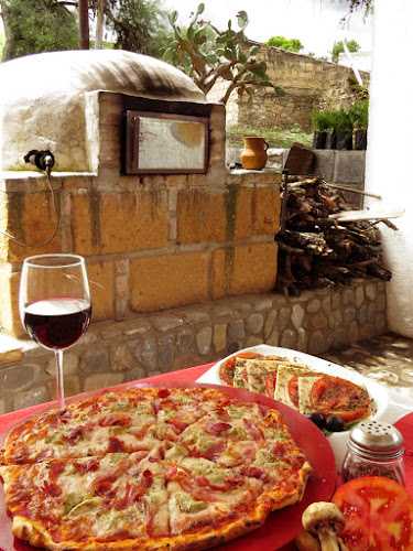 Fotografia tomada fuera de Pizzería Armadilli - restaurantes en Armadillo de los Infante, S.L.P.