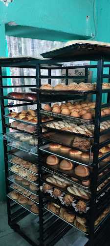 Fotografia tomada fuera de Panadería Cruz - Panadería en Silacayoápam, Oax.