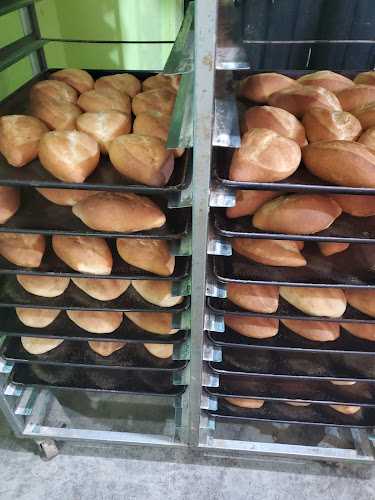 Fotografia tomada fuera de Panadería Y Repostería DENISSE - Panadería en Tamazulápam del Espíritu Santo, Oax.