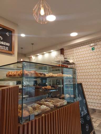 Fotografia tomada fuera de Buena Semilla - Panadería en Monterrey, N.L.