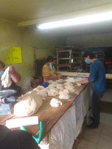 Fotografia tomada fuera de Panaderia Sabinas - Panadería en Nuevo Laredo, Tamps.