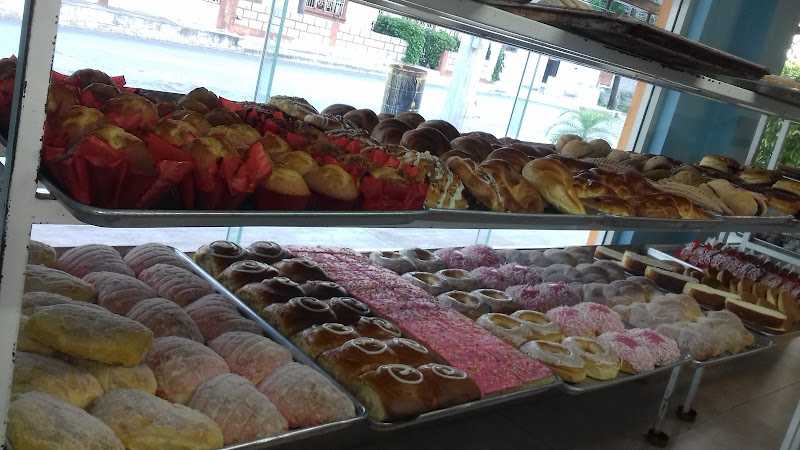 Fotografia tomada fuera de Panaderia La Espiga - Panadería en Mier, Tamps.