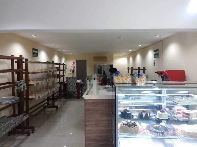 Fotografia tomada fuera de Pastelería Luvier - Pastelería en Zapopan, Jal.