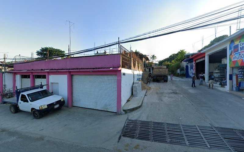 Fotografia tomada fuera de Pastelería Laya - Pastelería en San Pedro Amuzgos, Oax.