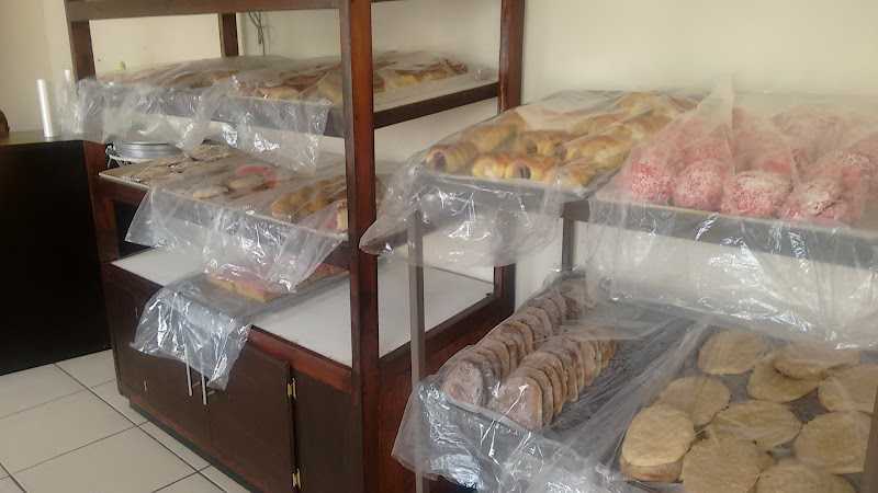 Fotografia tomada fuera de Panaderia Obregon - Panadería en Hermosillo, Son.