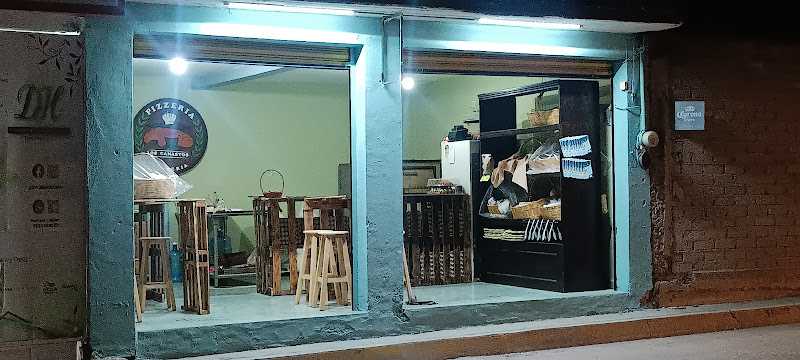 Fotografia tomada fuera de Los Canastos Pan & Pizza - Panadería en Heroica Cdad. de Huajuapan de León, Oax.
