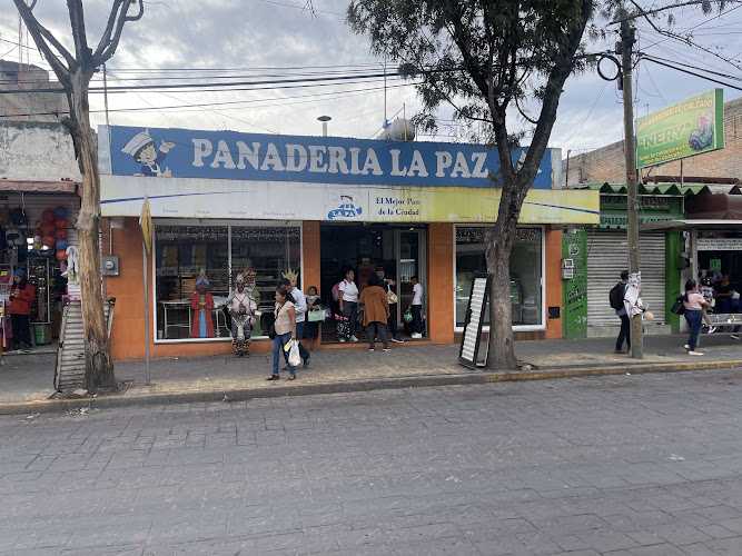 Fotografia tomada fuera de Panificadora La Paz ( 5 Sur ) - Panadería en Tehuacán, Pue.