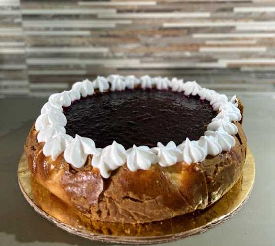 Fotografia tomada fuera de Jacaranda's Bakes - Pastelería en Mazatlán, Sin.