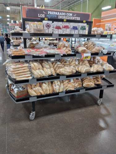 Fotografia tomada fuera de H-E-B Escobedo - Supermercado en Cdad. Gral. Escobedo, N.L.