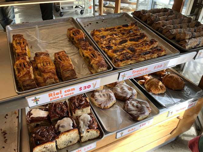Fotografia tomada fuera de Bisquets De México - Panadería en Ciudad de México, CDMX