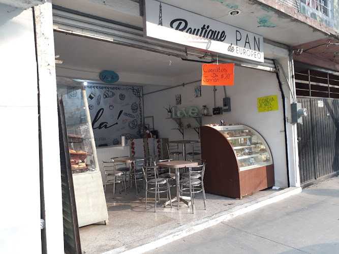 Fotografia tomada fuera de Panadería Paris - Panadería en Venustiano Carranza, CDMX