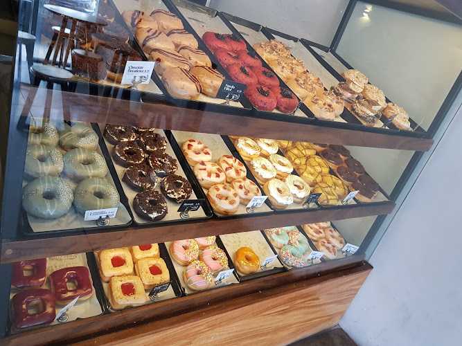 Fotografia tomada fuera de Jolly Molly Donuts Chapalita - Panadería en Zapopan, Jal.