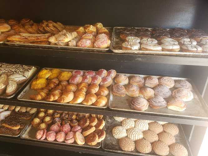 Fotografia tomada fuera de PANADERIA EL ENCANTO - Panadería en Tepic, Nay.