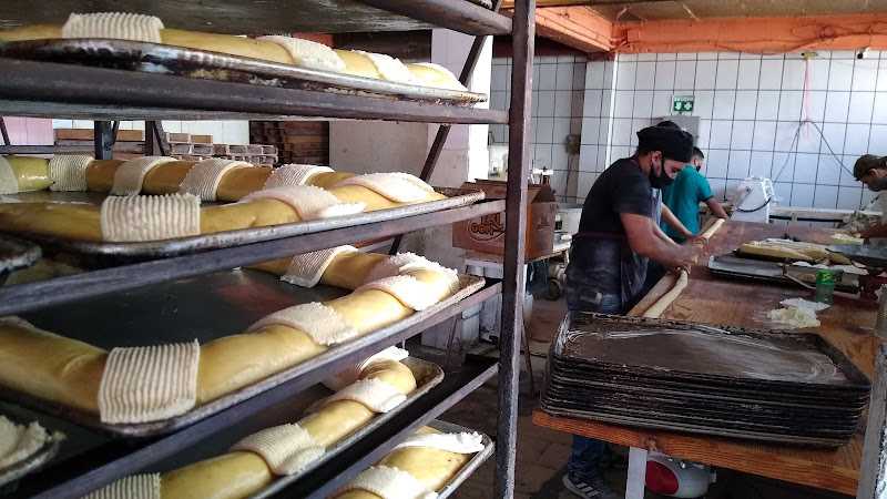 Fotografia tomada fuera de Panaderia Estrella - Panadería en Uruapan, Mich.