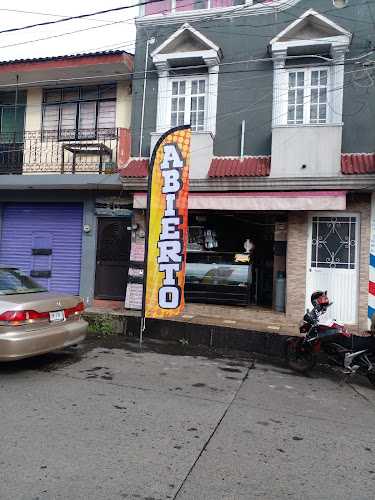 Fotografia tomada fuera de Pastelería Sandy - Panadería en Uruapan, Mich.