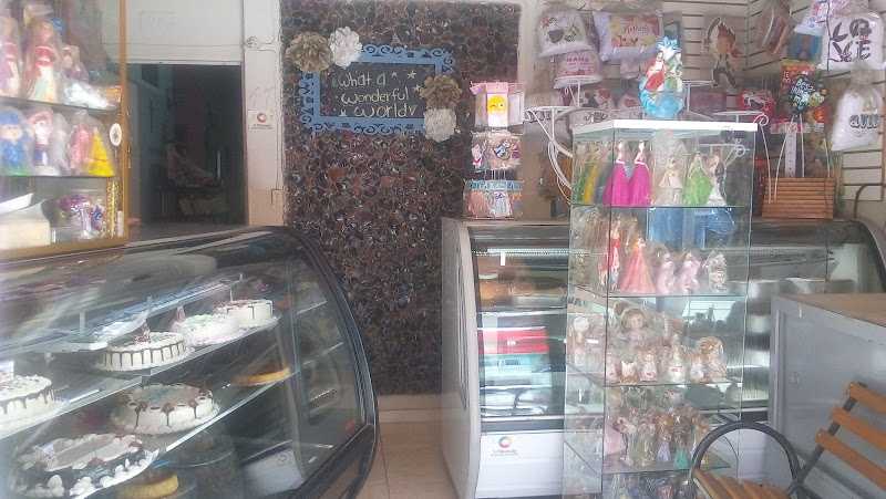 Fotografia tomada fuera de Ninny Pasteles Caseros - Pastelería en Uruapan, Mich.