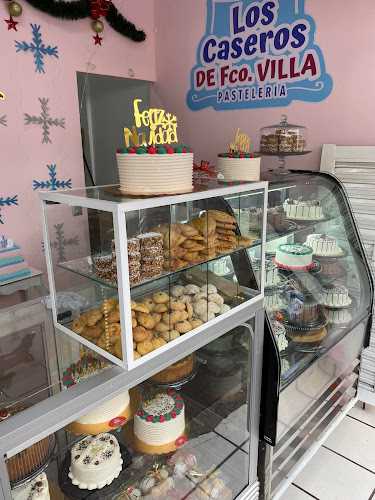 Fotografia tomada fuera de Pasteles Los Caseros de Fco. Villa - Pastelería en Uruapan, Mich.