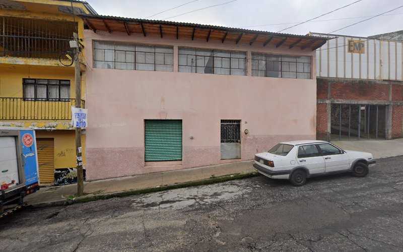 Fotografia tomada fuera de Lujosa Panadería - Panadería en Uruapan, Mich.