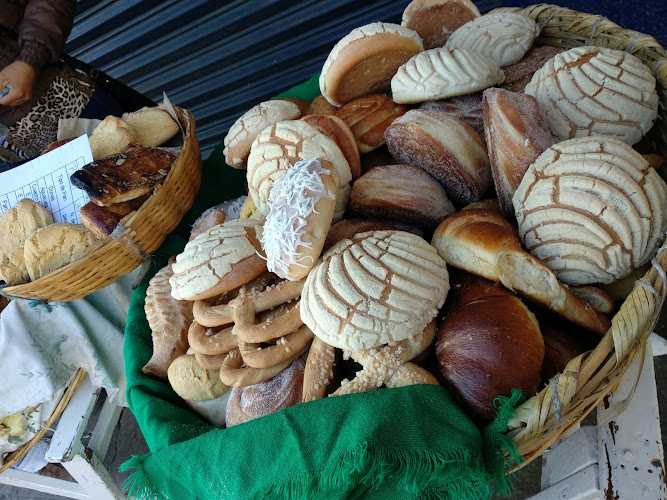 Fotografia tomada fuera de Pan Rosita - Panadería en Uruapan, Mich.