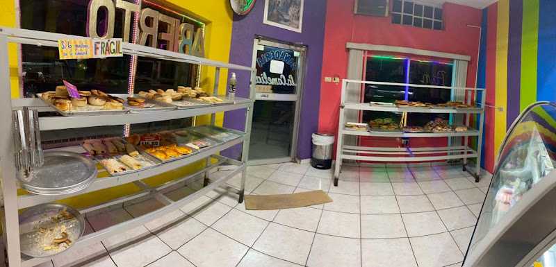 Fotografia tomada fuera de Panadería La Camelia - Panadería en Cdad. Victoria, Tamps.