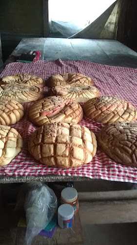 Fotografia tomada fuera de Pan Calientito - Panadería en San Felipe Tílpam, Oax.