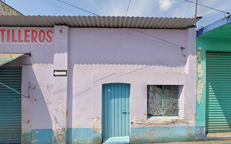 Fotografia tomada fuera de Panaderia Castilleros - Panadería en Acatlán de Pérez Figueroa, Oax.