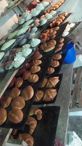 Fotografia tomada fuera de Panadería Nieves - Panadería en Ixhuatlán del Café, Ver.