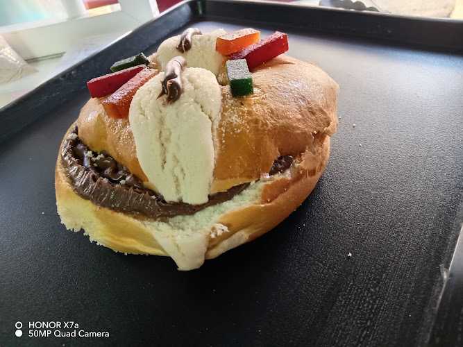 Fotografia tomada fuera de Panadería Las Mixtecas - Panadería en Cdad. Nezahualcóyotl, Edomex.